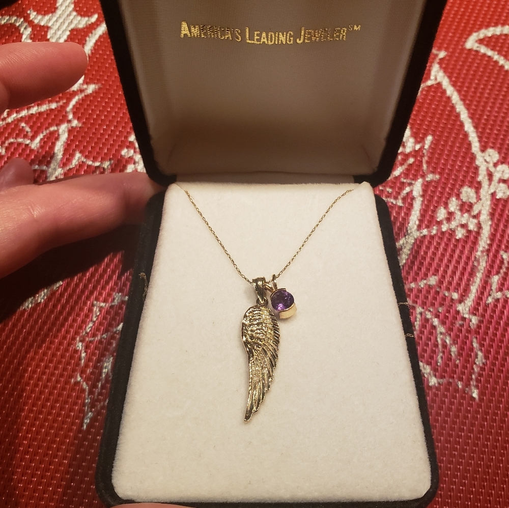 14k and 10k gold 2 pendant necklace set. Like new.
